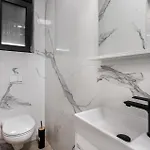 2 Bedroom Awesome In Apartament *