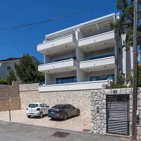 2 Bedroom Awesome In Apartament Novi Vinodolski